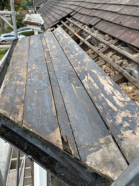 Flat roof on a bay window